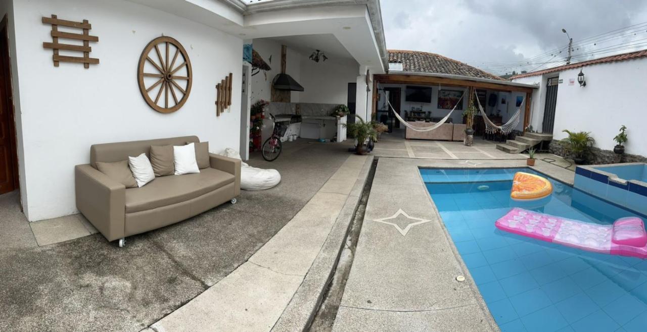Hostel Las Palmas Вількабамба Екстер'єр фото