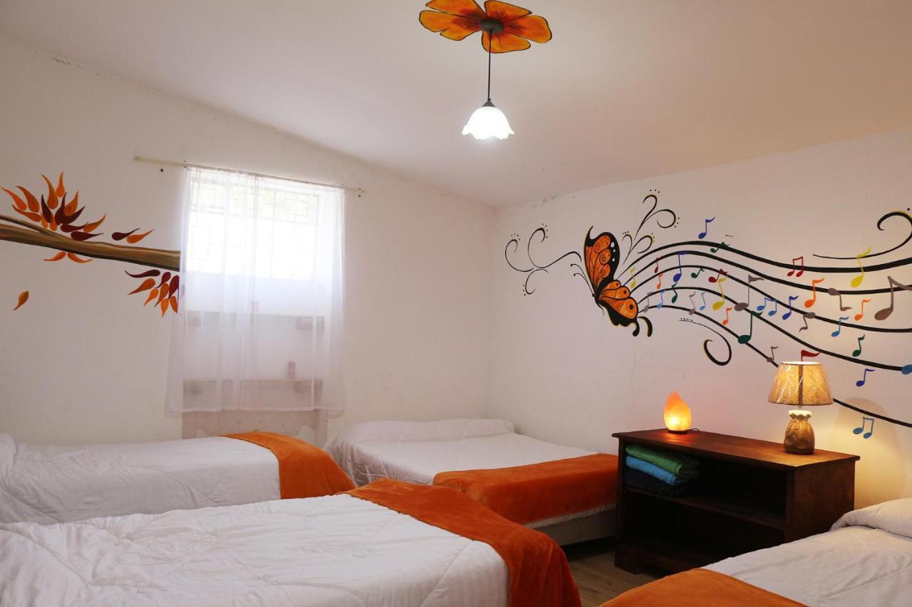 Hostel Las Palmas Вількабамба Екстер'єр фото