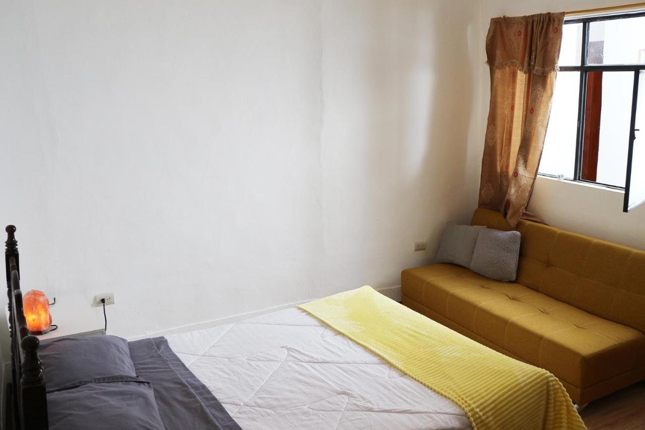 Hostel Las Palmas Вількабамба Екстер'єр фото