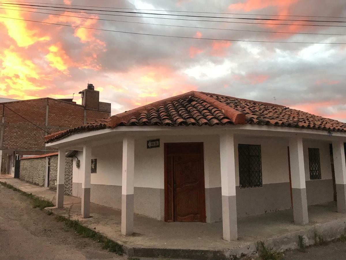 Hostel Las Palmas Вількабамба Екстер'єр фото
